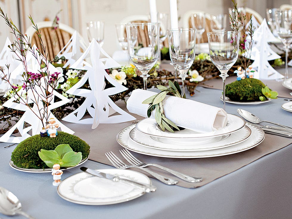 Rehearsal dinner, Tableware, Table, Stemware, Tablecloth, Dishware, Champagne stemware, Glass, Wine glass, Drinkware, 