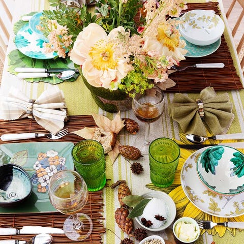 Serveware, Dishware, Tableware, Cuisine, Meal, Bouquet, Porcelain, Drink, Dish, Plate, 