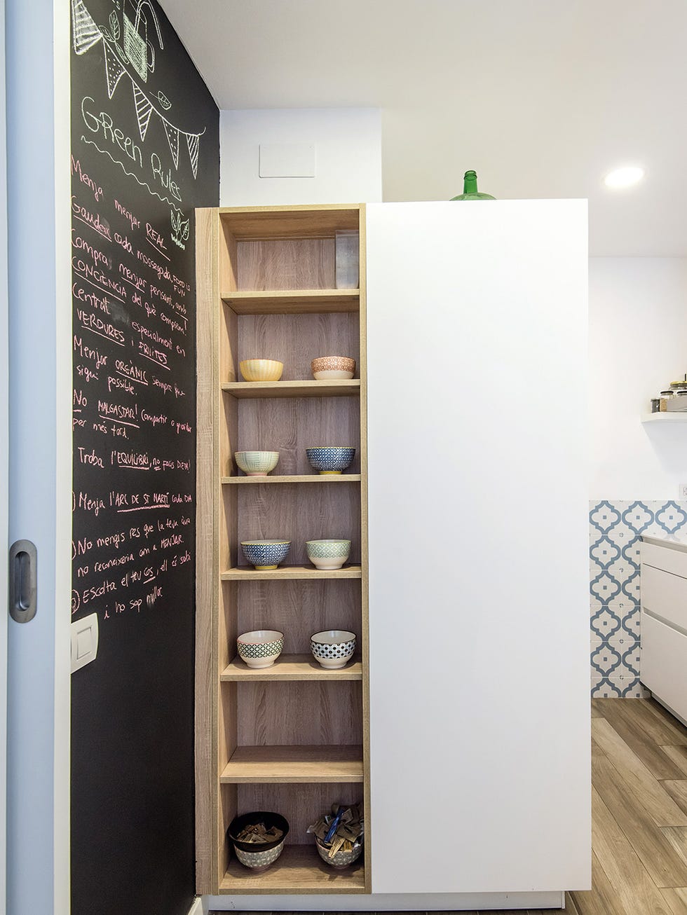 Cocina abierta al salón: Pared pizarra
