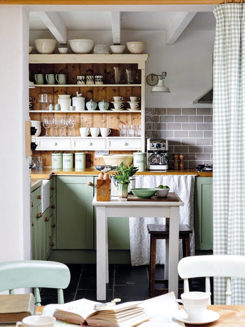 Interior design, Room, Wood, Dishware, Furniture, Floor, Serveware, Interior design, Table, Countertop, 