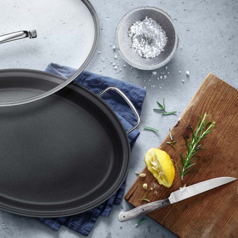 Ingredient, Serveware, Cookware and bakeware, Dishware, Kitchen utensil, Bowl, Lemon, Cutting board, Citrus, Circle, 