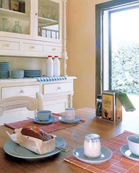 Serveware, Dishware, Room, Interior design, Table, Tableware, Home, Cuisine, Baked goods, Dessert, 