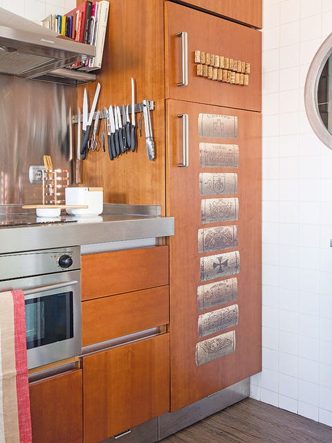 Wood, Floor, Room, Wall, Flooring, Hardwood, Drawer, Fixture, Cabinetry, Countertop, 