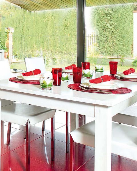 Red, Table, Maroon, Design, Coquelicot, Serveware, Outdoor table, Kitchen & dining room table, 