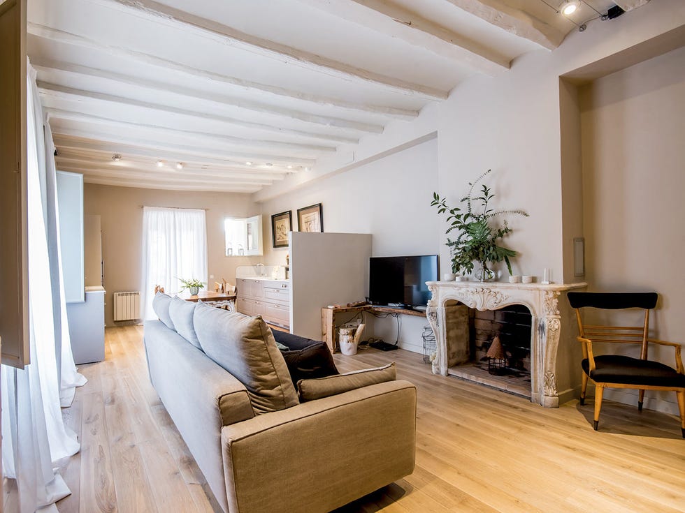 Ceiling, Room, Living room, Interior design, Furniture, Wood flooring, Building, Property, Floor, House, 