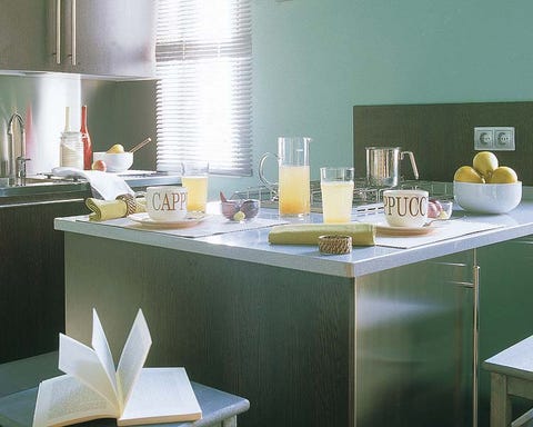 Serveware, Dishware, Ingredient, Tableware, Paper, Paper product, Porcelain, Window blind, Juice, Meal, 