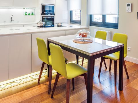 Una cocina funcional y cálida