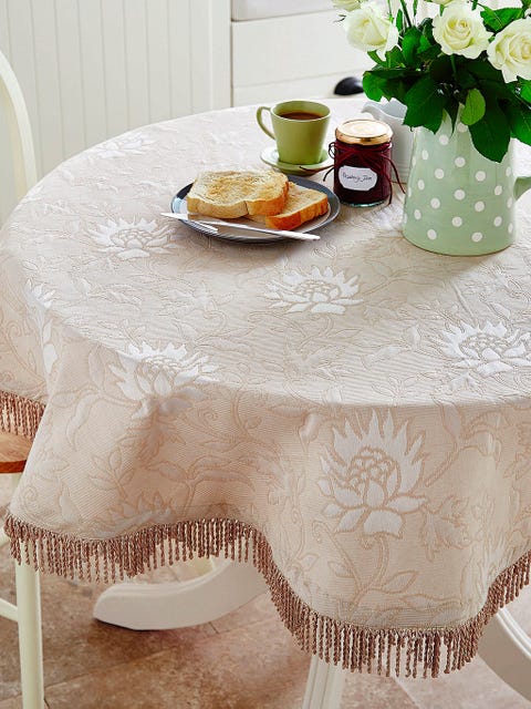 Tablecloth, Serveware, Dishware, Textile, Table, Furniture, Linens, Cuisine, Coffee cup, Cup, 