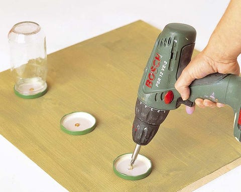 Glass, Drinkware, Tool, Kitchen utensil, Barware, Serveware, Highball glass, Tool accessory, Knife, Transparent material, 