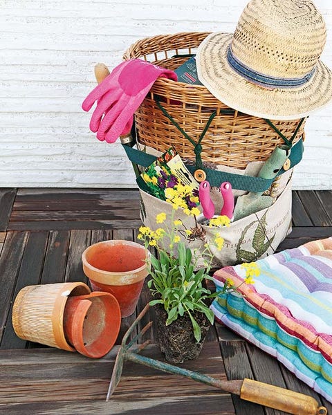 Wood, Hat, Serveware, Cup, Coffee cup, Dishware, Art, Costume accessory, earthenware, Sun hat, 