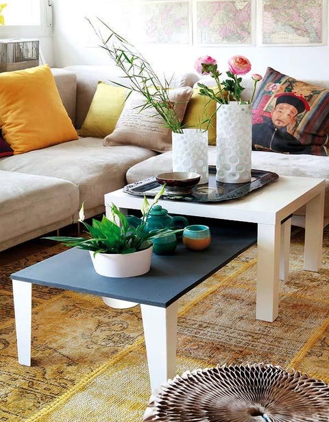 Interior design, Room, Furniture, Couch, Table, Interior design, Petal, Living room, Home, Bouquet, 