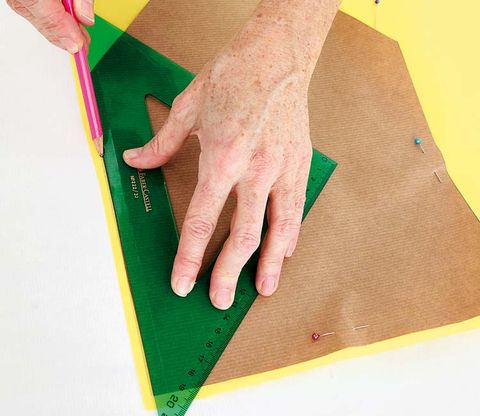 Finger, Green, Wrist, Colorfulness, Nail, Tan, Thumb, Peach, Paper product, Paper, 