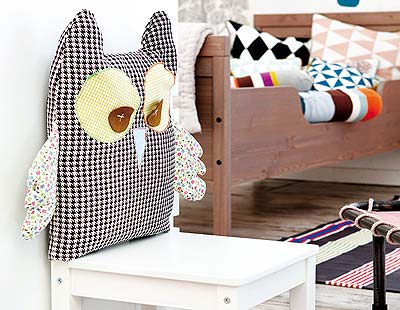 Textile, Room, Table, Interior design, Pattern, Bird of prey, Grey, Creative arts, Design, Great horned owl, 