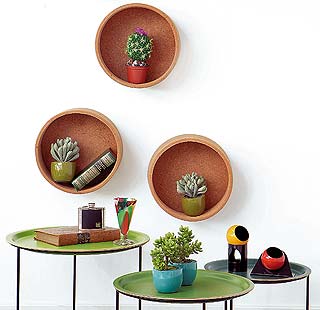 Table, Furniture, Leaf, Coffee table, Flowerpot, Still life photography, Houseplant, Serveware, Pottery, Graphics, 