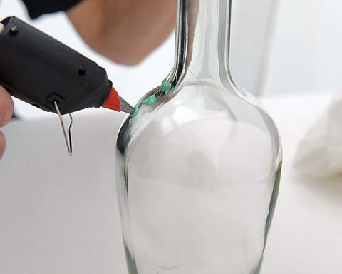Fluid, Glass, Liquid, Drinkware, Bottle, Barware, Transparent material, Glass bottle, Nail, Artifact, 