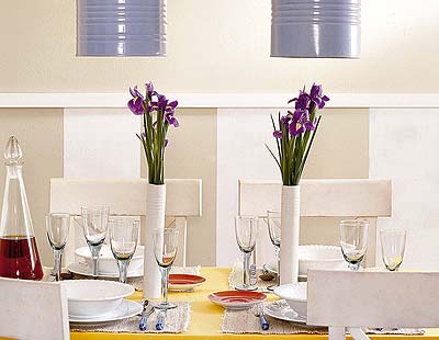 Room, Serveware, Interior design, Glass, Dishware, Petal, Flower, Wall, Table, Tablecloth, 