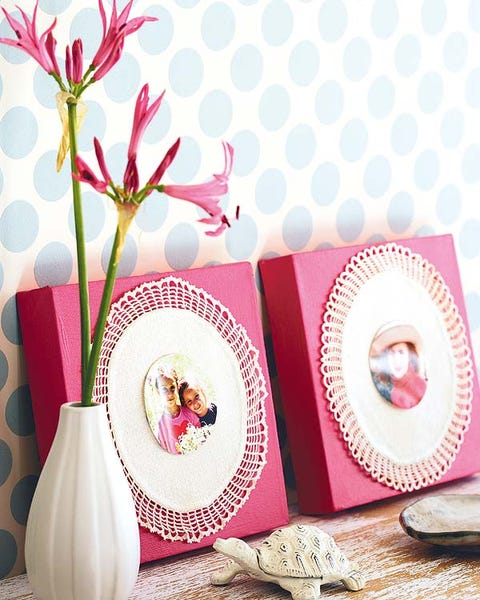 Petal, Serveware, Pink, Dishware, Flowering plant, Magenta, Home accessories, Kitchen utensil, Cut flowers, Pedicel, 