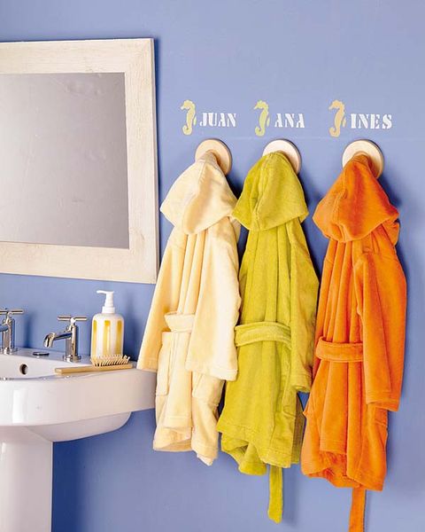 Tap, Cloak, Plumbing fixture, Bathroom sink, Peach, Bathroom accessory, Shawl, Household hardware, Mantle, Costume design, 