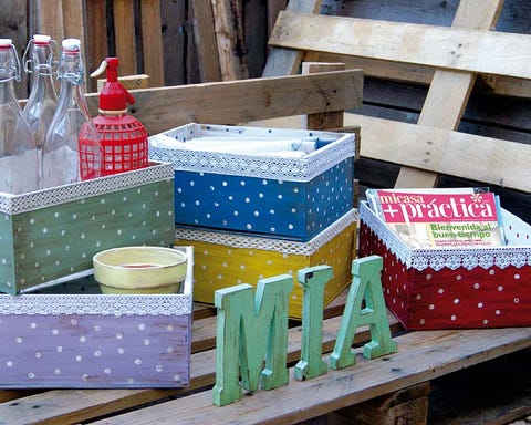 Wood, Bottle, Dishware, Serveware, Hardwood, Rectangle, Porcelain, Box, Wood stain, Lumber, Wood, Bottle, Dishware, Serveware, Hardwood, Rectangle, Porcelain, Box, Wood stain, Lumber,