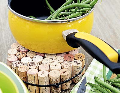 Cork, Ingredient, Serveware, Produce, Dishware, Flowering plant, Vegan nutrition, Vegetable, Kitchen utensil, Whole food, 
