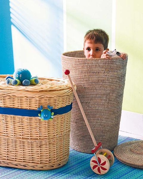 Basket, Wicker, Storage basket, Home accessories, Laundry basket, Picnic basket, Circle, Household supply, 