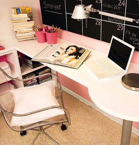 Product, Furniture, Room, Table, Laptop part, Laptop, Office equipment, Shelving, Shelf, Computer, 