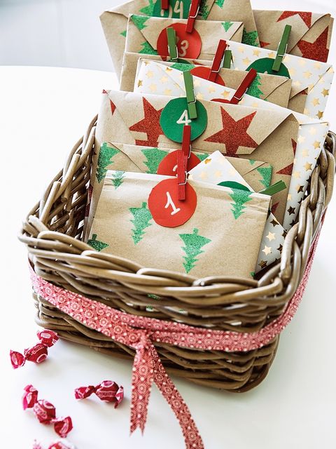 Present, Food, Christmas, Hamper, Gift wrapping, Dessert, Gift basket, Gingerbread, Baked goods, Candy cane, 