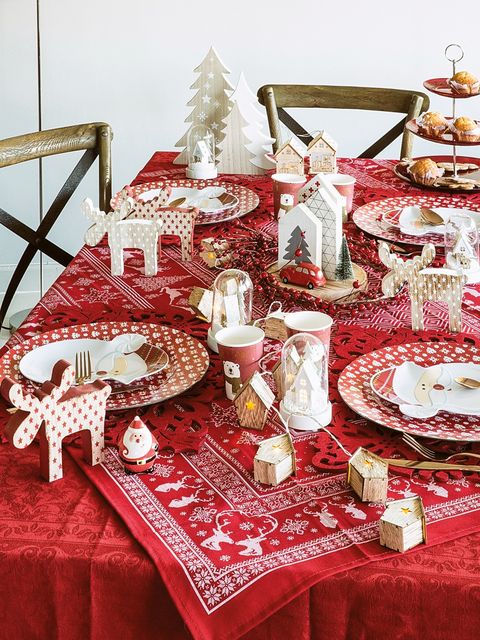 Tablecloth, Decoration, Red, Textile, Table, Linens, Tableware, Christmas eve, Room, Centrepiece, 