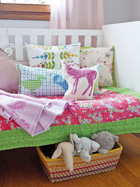 Green, Room, Interior design, Textile, Cushion, Pink, Furniture, Pillow, Throw pillow, Purple, 