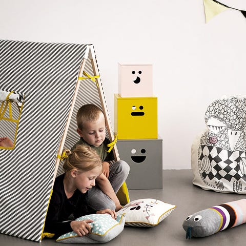 Room, Learning, Chest of drawers, Reading, Stuffed toy, Creative arts, Drawer, Toy, Paper product, Cardboard, 