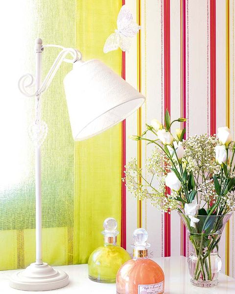Yellow, Lampshade, Room, Bouquet, Lighting accessory, Lamp, Interior design, Interior design, Petal, Peach, 