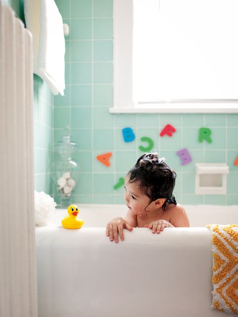 Product, Room, Fluid, Bathtub, Child, Bathing, Bath toy, Plumbing fixture, Plumbing, Bathroom, 