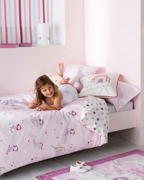 Room, Bed, Interior design, Bedding, Bedroom, Textile, Bed sheet, Comfort, Pink, Linens, 