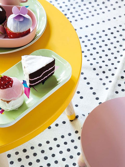 Sweetness, Food, Cuisine, Dishware, Dessert, Ingredient, Plate, Serveware, Baked goods, Dish, 