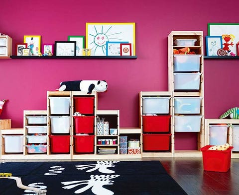 Room, Interior design, Wall, Interior design, Picture frame, Shelving, Shelf, Paint, Living room, Collection, 