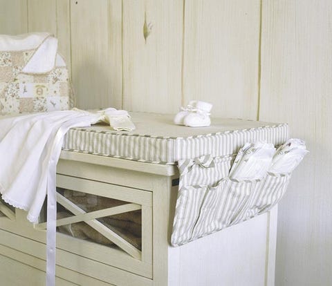 Product, Wood, Room, Textile, Tablecloth, White, Linens, Interior design, Wall, Floor, 