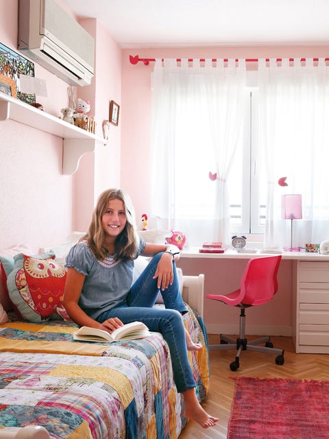 Room, Interior design, Textile, Pink, Flooring, Linens, Interior design, Home, Window covering, Lamp, 
