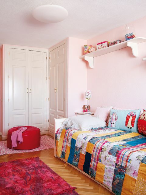 Room, Interior design, Bed, Floor, Textile, Wall, Red, Bedroom, Bedding, Linens, 