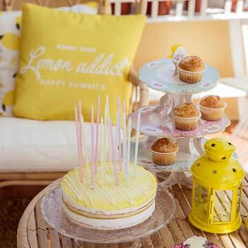 Yellow, Cake decorating, Buttercream, Food, Honeybee, Dessert, Baking, Baking cup, Muffin, Party, 