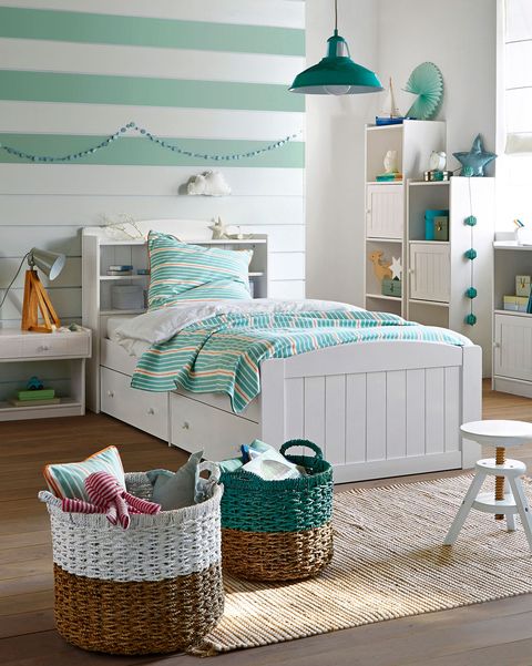 dormitorio juvenil en verde y blanco