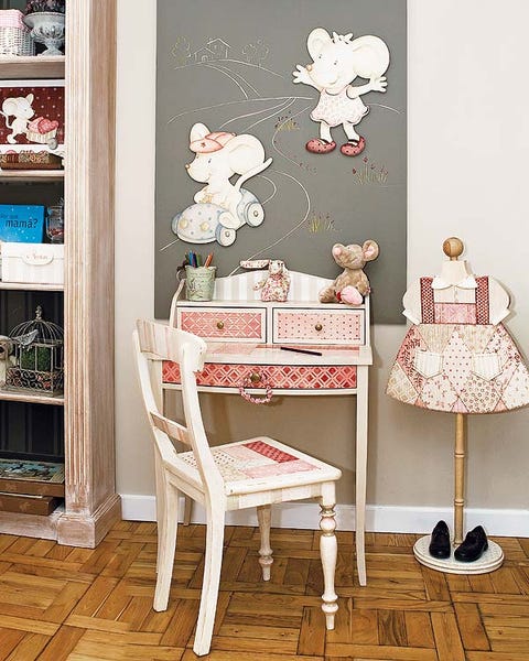Wood, Floor, Room, Flooring, Pink, Wood flooring, Hardwood, Shelf, Home, Laminate flooring, 