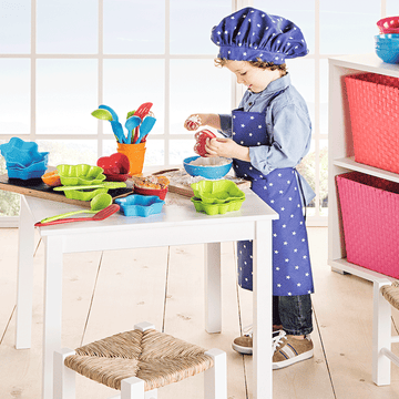 Turquoise, Home accessories, Porcelain, Paint, Homemaker, Painting, Vegetable, Cooking, Housekeeper, Household supply, 