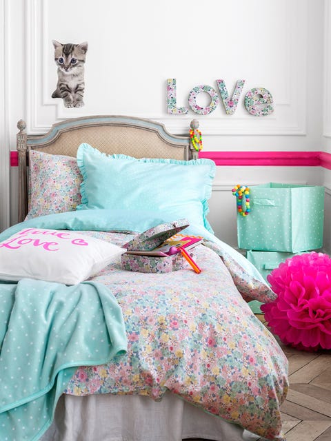 Blue, Room, Interior design, Bedding, Textile, Bedroom, Pink, Linens, Teal, Furniture, 