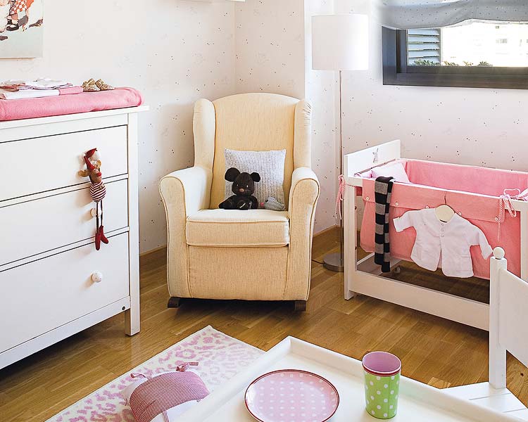 Wood, Room, Interior design, Textile, Drawer, Chest of drawers, Furniture, Wall, Pink, Home, 