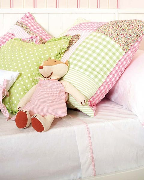 Textile, Pattern, Pink, Linens, Bedding, Magenta, Baby & toddler clothing, Peach, Bed sheet, Creative arts, 