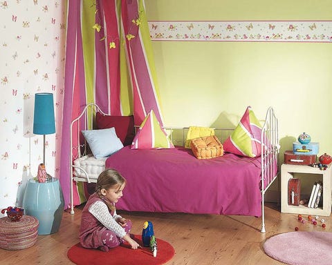 Room, Interior design, Textile, Purple, Pink, Magenta, Bedroom, Bedding, Linens, Flooring, 