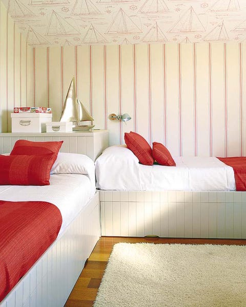 Bed, Room, Interior design, Property, Bedding, Textile, Floor, Bedroom, Wall, Bed sheet, 