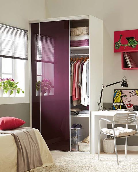 Room, Interior design, Floor, Textile, Furniture, Wall, Bed, Linens, Flooring, Shelving, 
