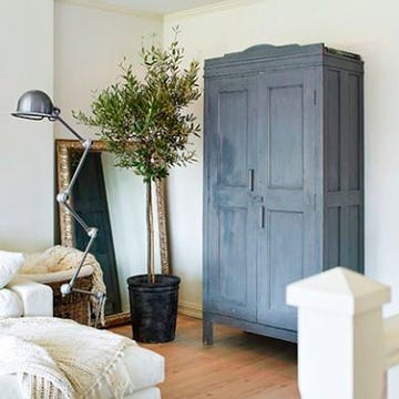 Wood, Wall, Hardwood, Floor, Room, Flooring, Door, Wood stain, Fixture, Home door, 