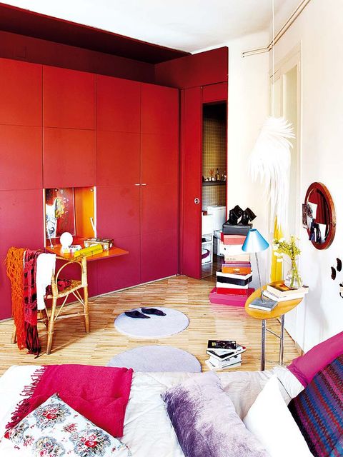 Room, Interior design, Textile, Furniture, Red, Bedding, Bedroom, Linens, Bed sheet, Floor, 